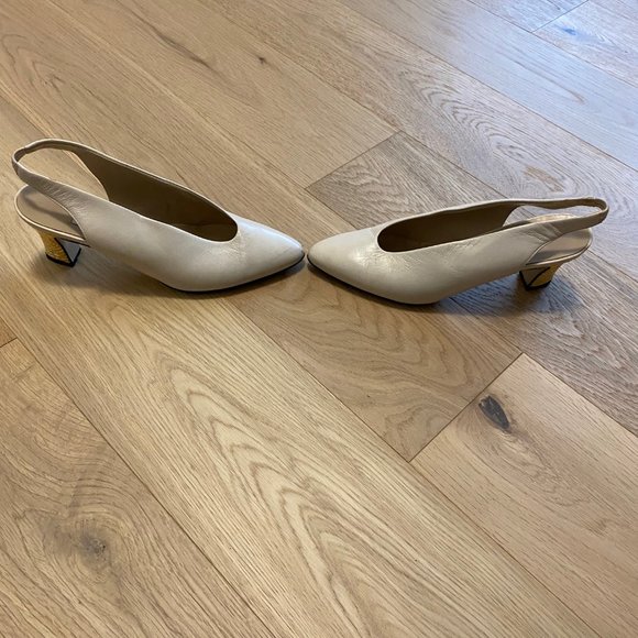 Cream colour high heels - Picture 3 of 5